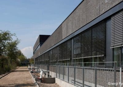 Nyopført erhvervsbygning med fleksible arealer i Odense – Hansson & Knudsen som entreprenør