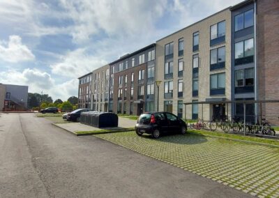 Entreprenørarbejde i Fyrreparken i Vollsmose, Odense – Hansson & Knudsen renoverer boligblokke i tæt bebygget område